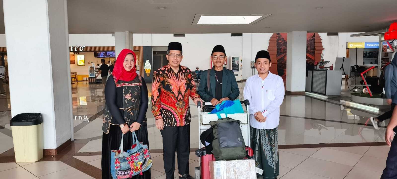 Kabid Penais Kemenag Jatim Menjemput Koordinator Dai 3T di Bandara Juanda