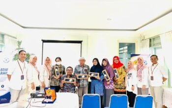 Tingkatkan Mutu Layanan Kesehatan, Tim Pengabdian Masyarakat STIKES Yayasan RS Dr. Soetomo Gelar Aneka Giat