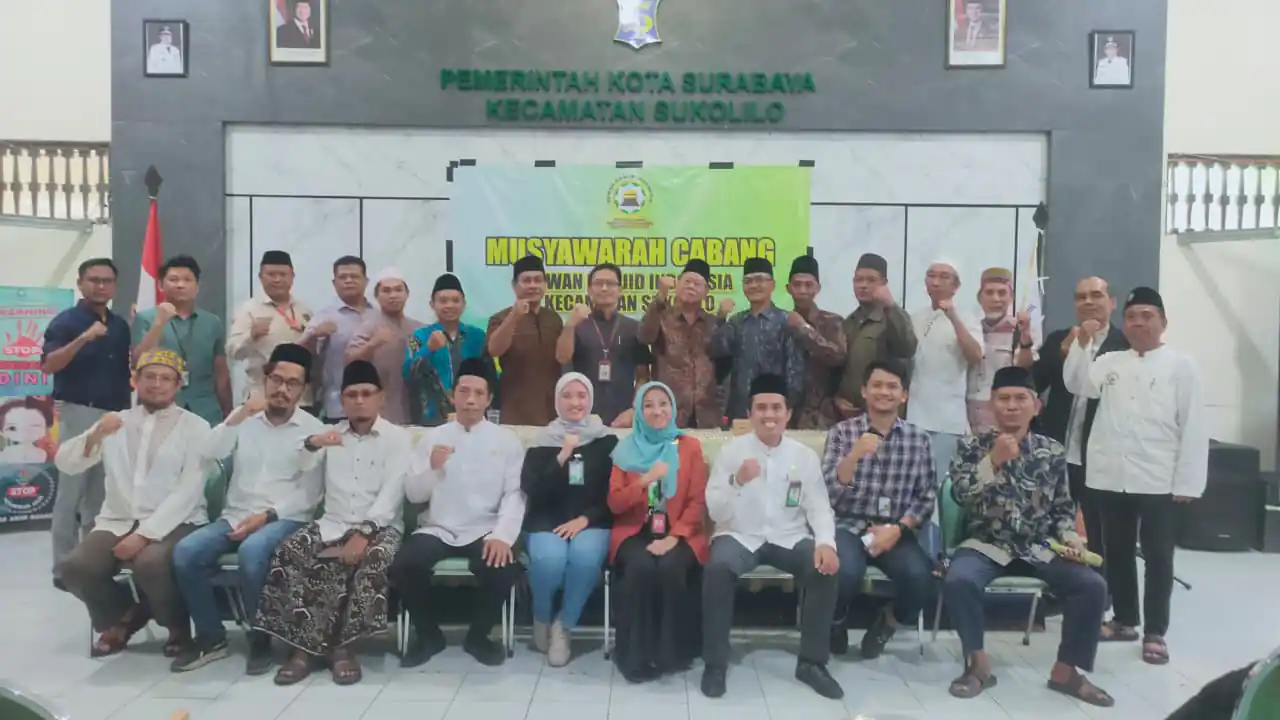 Peserta Musyawarah dan Tamu Undangan Mengikuti Foto bersama usai Doa