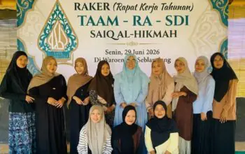 Guru dan Tenaga Pendidik Saiq Al Hikmah Raker di Waroeng Seblang
