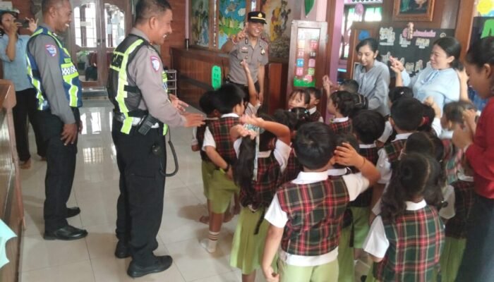 Polisi Peduli Pendidikan, Kapolsek Dentim Edukasi Generasi Muda Kenali Bahaya Narkoba Sejak Dini
