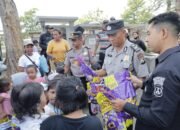Sambut HUT ke-75 Humas Polri, Polrestabes Surabaya Bagikan 75 Paket Sembako di Kembang Kuning